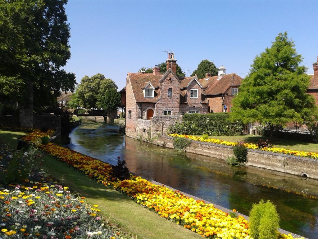 The Retro Bed & Breakfast Bed & Breakfast Canterbury Exterior photo